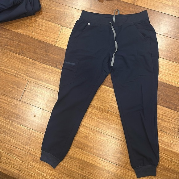 Figs medium joggers - Picture 1 of 3